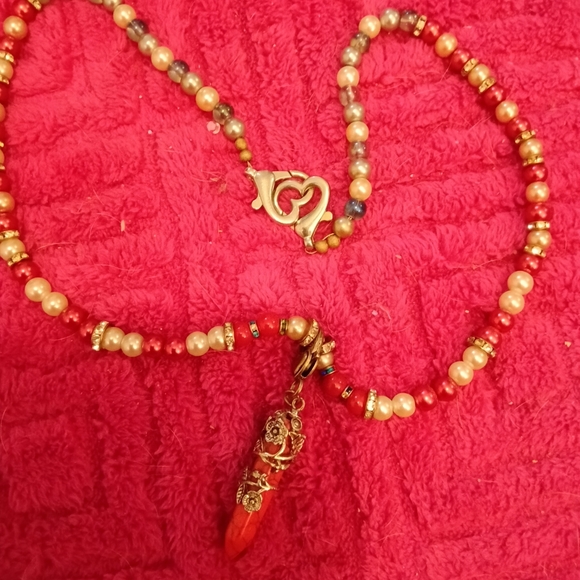 Jewelry - Elegant Red and Gold Beaded Necklace